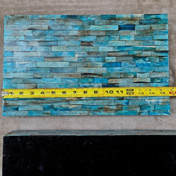 Set Of Two Elegant Storage Boxes in Polished Bone With a Dark Wood Interior. - Picture 11 of 14